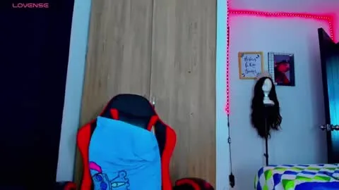 amber_bigcum live act